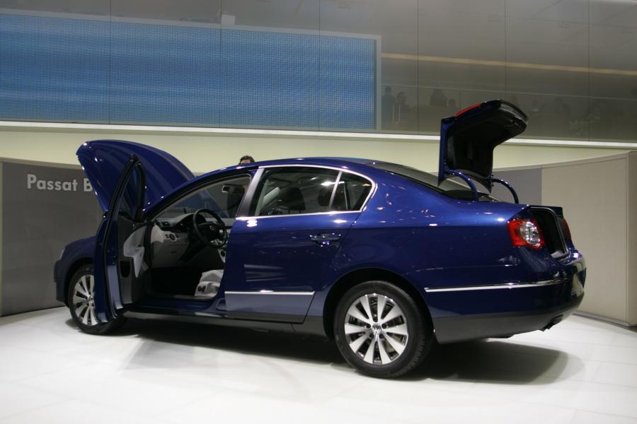  Volkswagen Passat BlueMotion 2007 года  (фото 3 из 4)